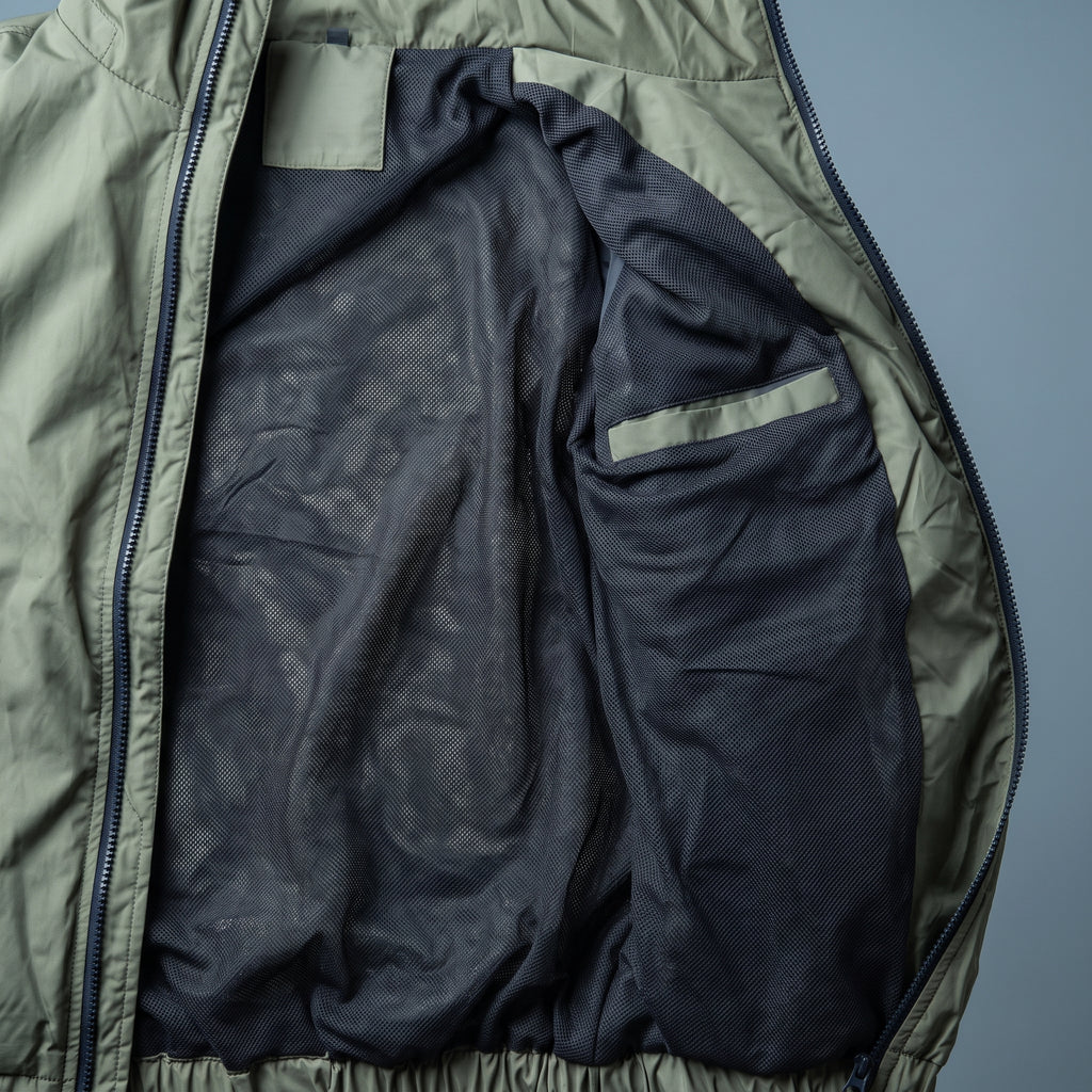 Adi Minimal Back-Stripe Olive Green Windbreaker Jacket – Lightweight Full-Zip Sports Jacket